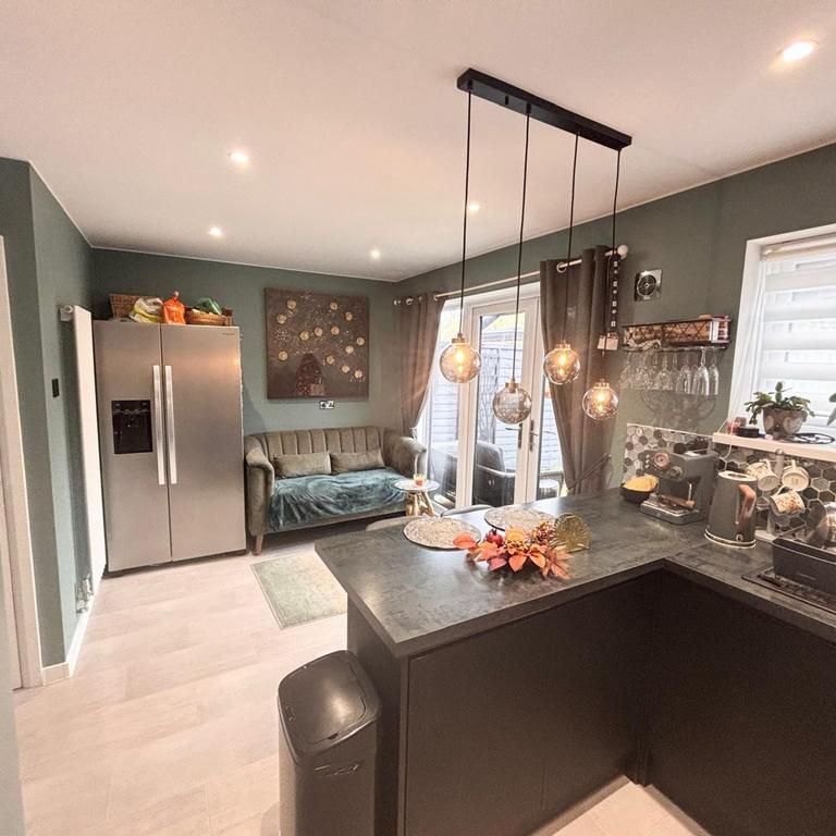 2 bedroom terraced house to rent - Photo 1