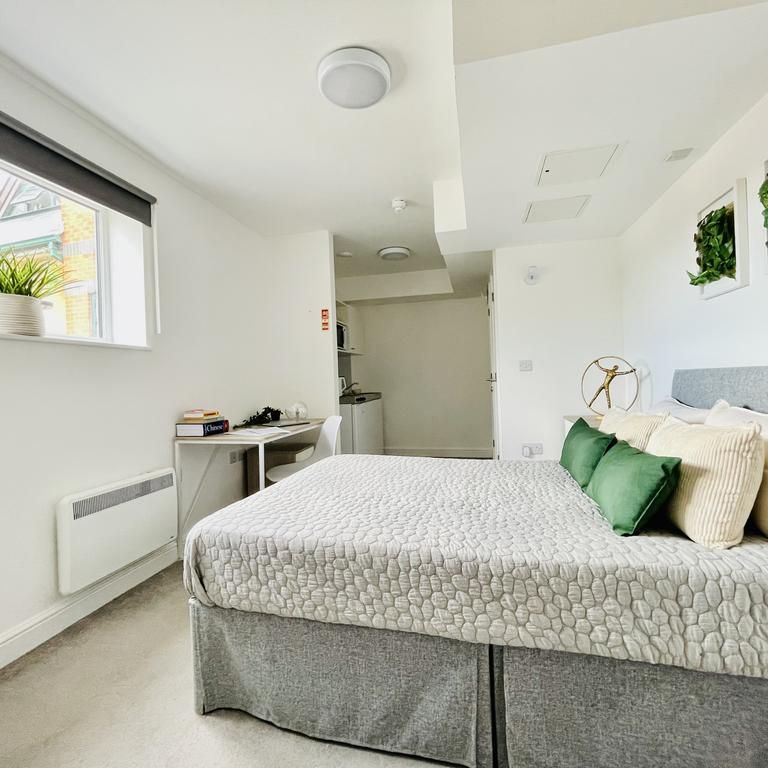 Studio to rent - Photo 1