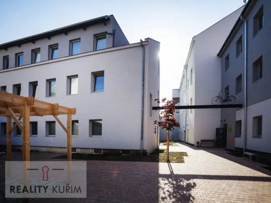 PRONÁJEM 1+KK, BRNO-ZÁBRDOVICE - Photo 1
