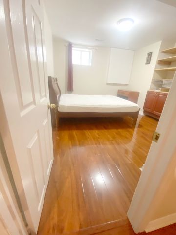 For Lease - 347 Fern Avenue Unit# Bsmt Room, Richmond Hill, Ontario - Photo 2