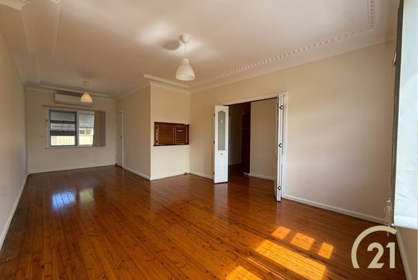 3 Bedroom Family Home&comma; Located in a Prime Location&excl; - Photo 1
