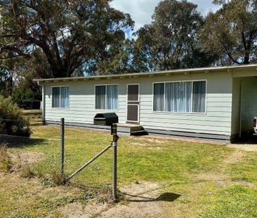 Charming 3-Bedroom Home with Spacious Yard - Photo 1