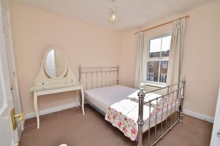 3 bedroom semi-detached house to rent - Photo 4