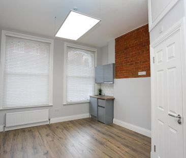 Studio to rent - Photo 2