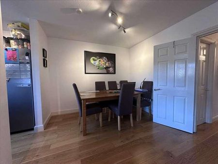 Victoria Road, Ruislip, HA4 - Photo 2