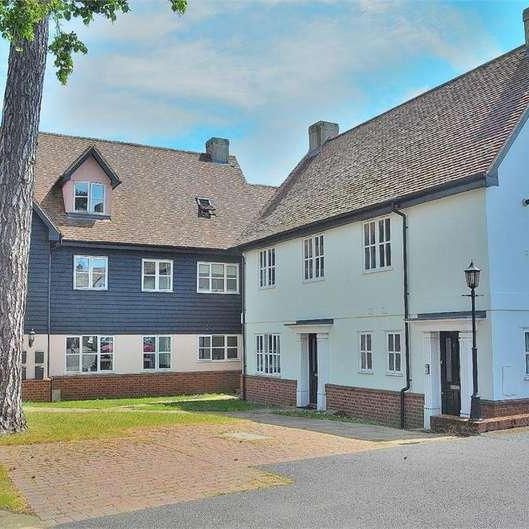 Chequers Lane, Dunmow, CM6 - Photo 1