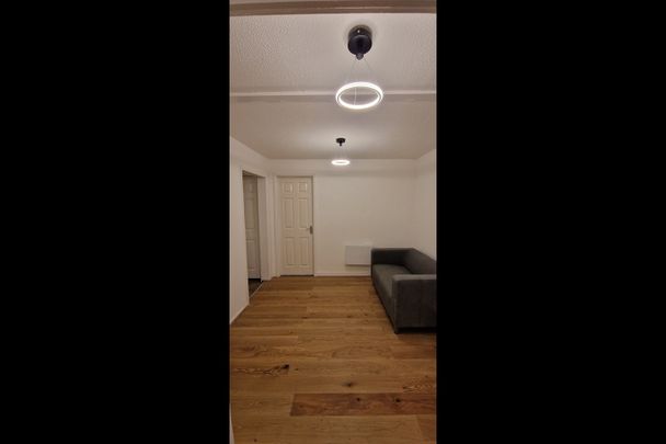 3 Bed Flat, Bakers Hill, E5 - Photo 1