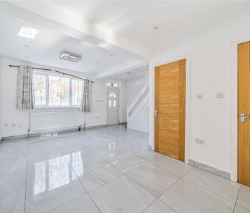 3 bedroom terraced house to rent - Photo 3