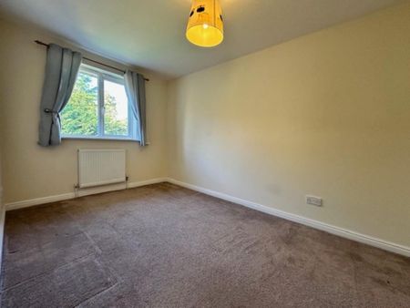 4 bedroom detached house to rent - Photo 3