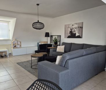Dakappartement met ruim terras en 2 slaapkamers - Photo 3