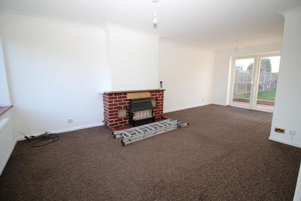 3 bedroom semi-detached house to rent - Photo 1