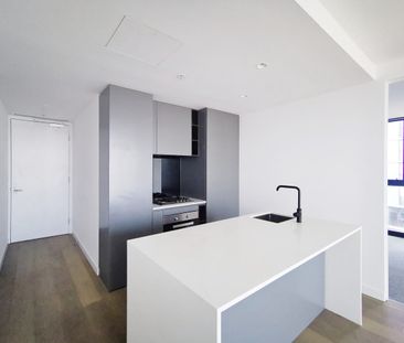 Victoria One: Stunning 2 Bed, 1 Bath Apartment with Amazing Views - Photo 5