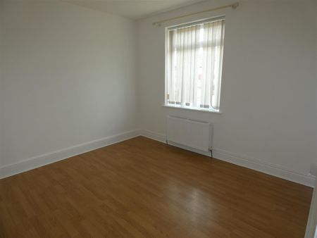 2 bed flat to rent in Marondale Avenue, Walkergate, NE6 - Photo 5