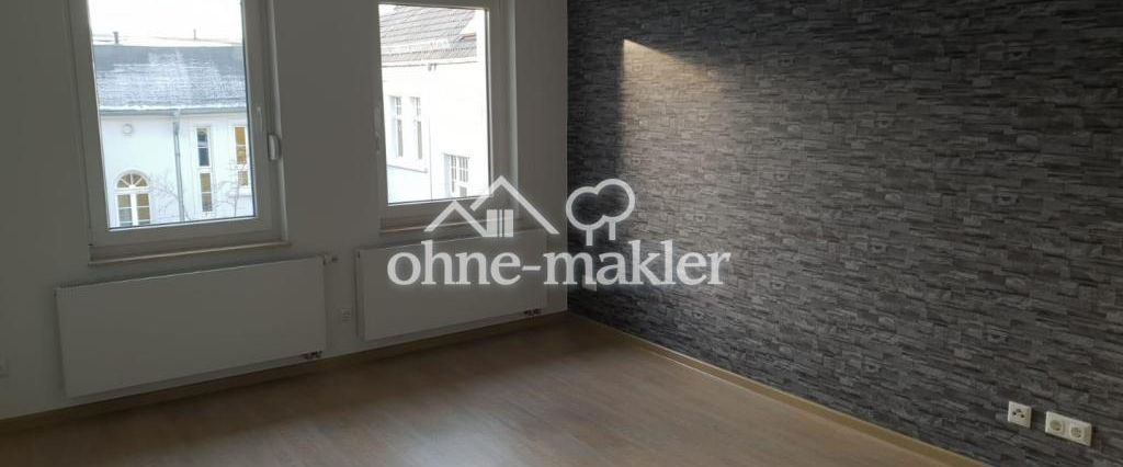 Ruhig gelegene 3-Zimmer City-Wohnung in Stendal mit EBK und Balkon im Nähe des Krankenhauses - Photo 1