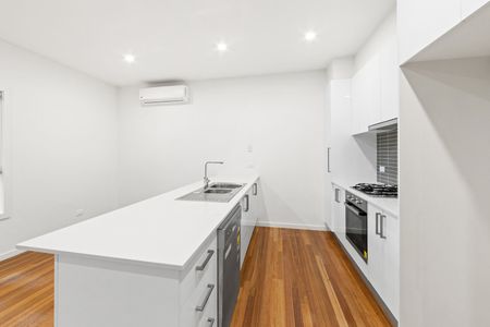 7/33 View Street, Pascoe Vale VIC 3044 - Photo 2