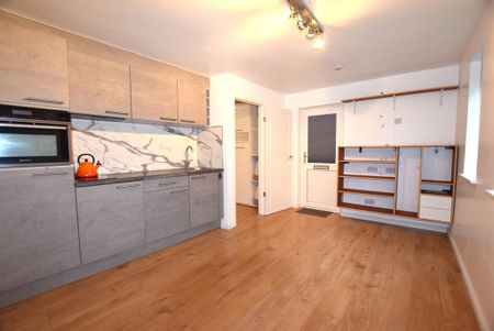 1 bedroom flat to rent - Photo 2