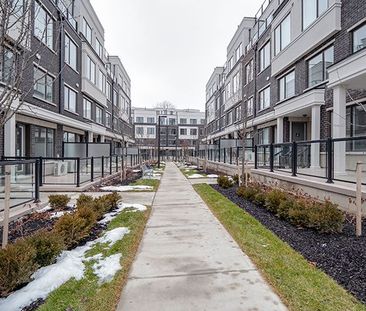 For Lease - 300 Alex Gardner Circle Unit# 61, Aurora, Ontario - Photo 2