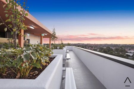 Modern & Low-Maintenance Living – Prime Liverpool Location - Photo 5