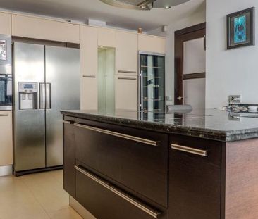 Luxury Flat for rent in Benahavís, Andalusia - Photo 2