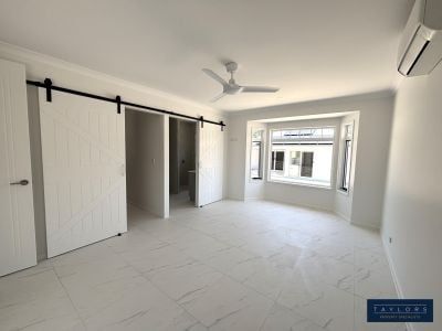 Brand New Luxury Home with Pool in Cannonvale! - Photo 4