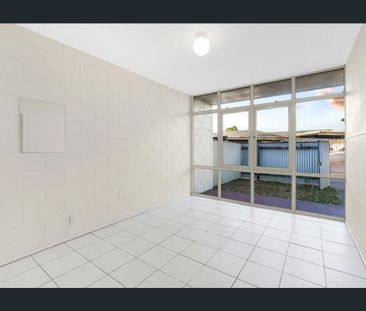 1 Bedroom Unit, 4 Minutes from Shopping Center - Photo 6