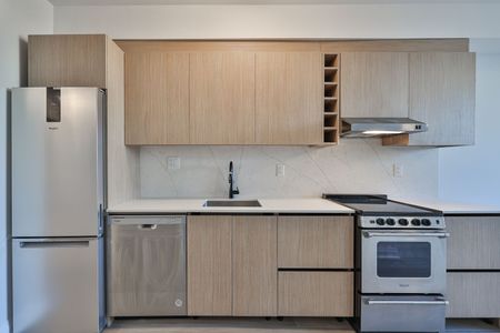 For Lease - 101 Sophia St W Street, Barrie, Ontario - Photo 2