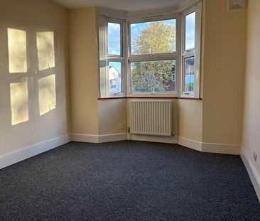 Blenheim Gardens, London, NW2 - Photo 4