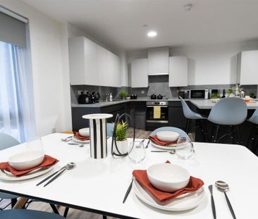 1 bedroom in a flat share to rent - Photo 5