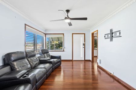 8 Yallan Street, - Photo 3