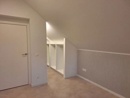 Modern en energiezuinig 2-slaapkamerappartement met carport en ruim terras (geen gemeenschappelijke huurlasten) - Photo 2