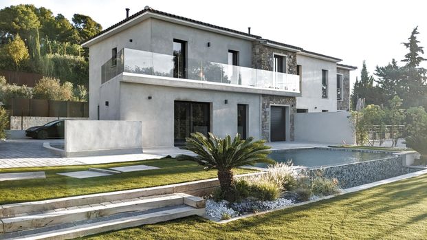 Location Maison 5 pièces 139m² OLLIOULES 83190 - Photo 1