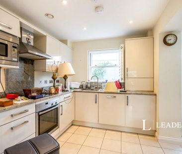 3 bedroom terraced house to rent - Photo 3