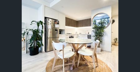 Ground Floor Modern Two Bedroom Apartment in a Convenient Location - Photo 4