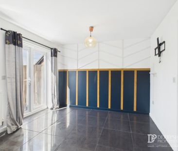 4 Bedroom Town House - Photo 1