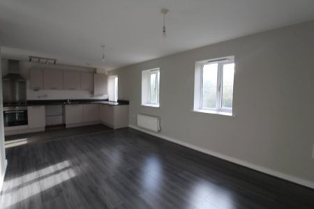 2 bedroom flat to rent - Photo 3