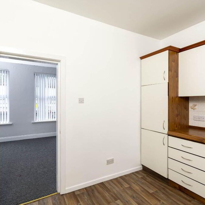 32b Bachelors Walk, Lisburn, BT28 1XN - Photo 1