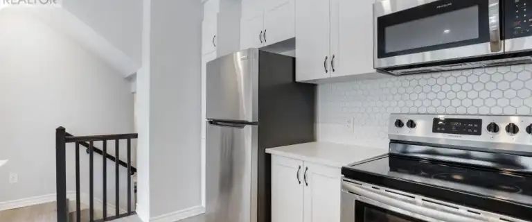816 MIKINAK ROAD S | 816 MIKINAK ROAD S, Ottawa - Photo 1
