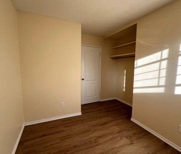 10604 114 St NW, Edmonton, AB T5H 3J9, Canada — Unit 1 - Photo 6