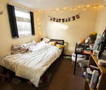 8 bedroom house to rent - Photo 4