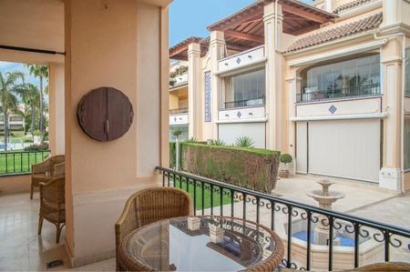 Apartamento planta baja en alquiler en Marbella, Marbella - Photo 3