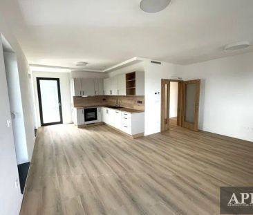 Pronájem bytu 2+kk Uherský Brod - Comenius Towers - Photo 6