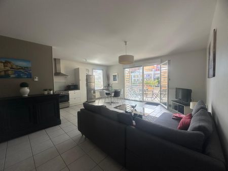 Location Appartement 3 pièces 66m² CHARNAY LES MACON 71850 - Photo 2