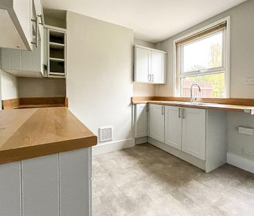 1 bedroom semi-detached house to rent - Photo 2