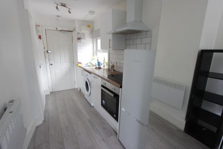 1 bedroom flat to rent - Photo 3
