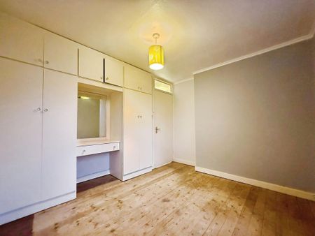 2 bedroom maisonette to rent - Photo 2