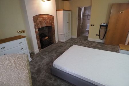 1 bedroom Apartment to let - Photo 2