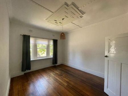 Only Minutes from Shops, Public Transport and Freeway Access! - Photo 2