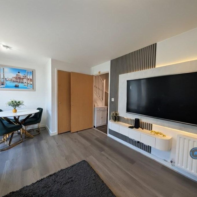 2 bedroom semi-detached house to rent - Photo 1