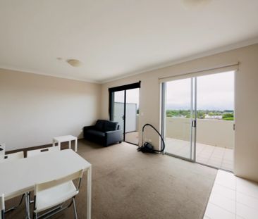 1 bed 1 bath - Photo 2