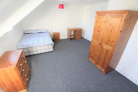 6 bedroom house to rent - Photo 2